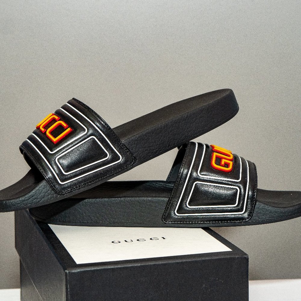 Gucci Unisex Slide Logo Leather